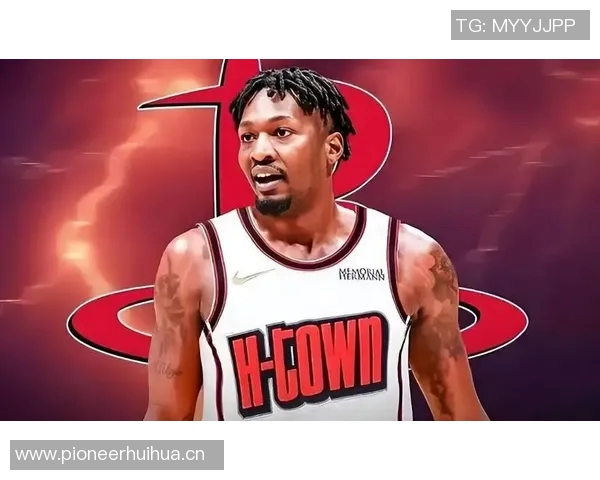 内史密斯表现稳健贡献12分关键时刻三分球助力球队胜利