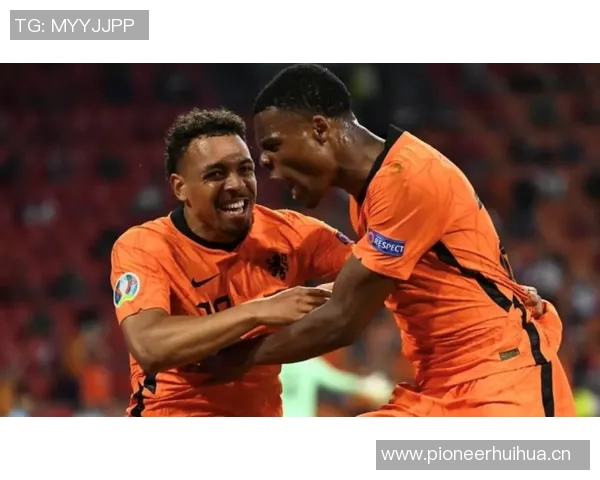 马伦谈与邓弗里斯默契配合称共同训练已久助力球队表现