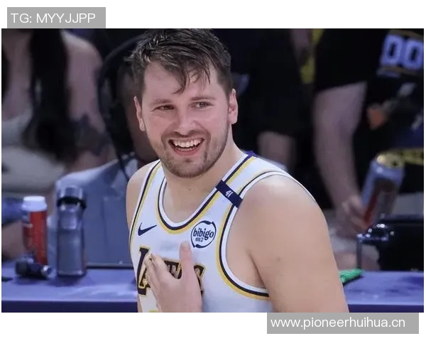 拉拉维亚谈与东契奇搭档感受：他让我在比赛中更加轻松自如