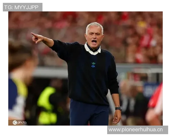 穆里尼奥执教生涯中的意外转折本菲卡前锋本欲加盟却转投费内巴切